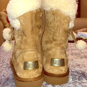 UGG Plumdale Cuff Short Water Resistant Boots
